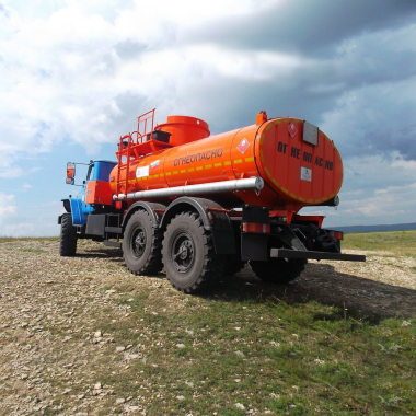 Бензовоз АЦ-5, АЦ-6.5, АЦ-7.5 на шасси Урал-М 6×6 — ГК Вертикаль